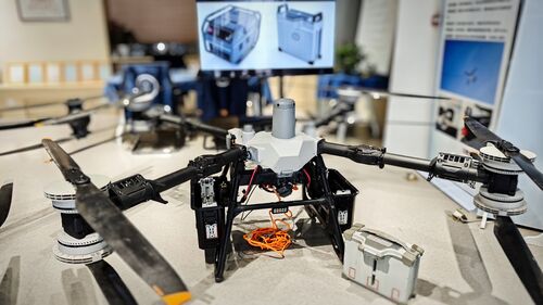 সম্পর্কে সর্বশেষ সংস্থার খবর নির্ভীক শিখা: DJI-এর MYUAV FC100 ডুয়াল-অ্যাঙ্কর অগ্নিনির্বাপক ড্রোন-এর নিরাপত্তা ডিএনএ উন্মোচন