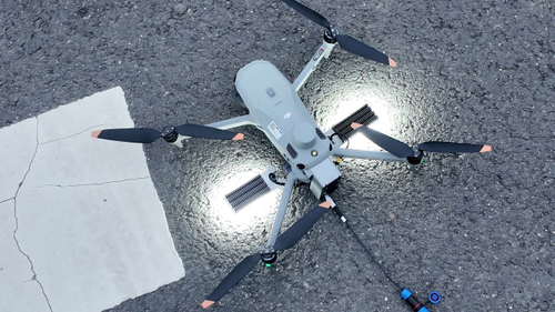 সম্পর্কে সর্বশেষ সংস্থার খবর Arrive Light, Illuminate Instantly | Field Application of the DJI M4 Tethered Lighting System